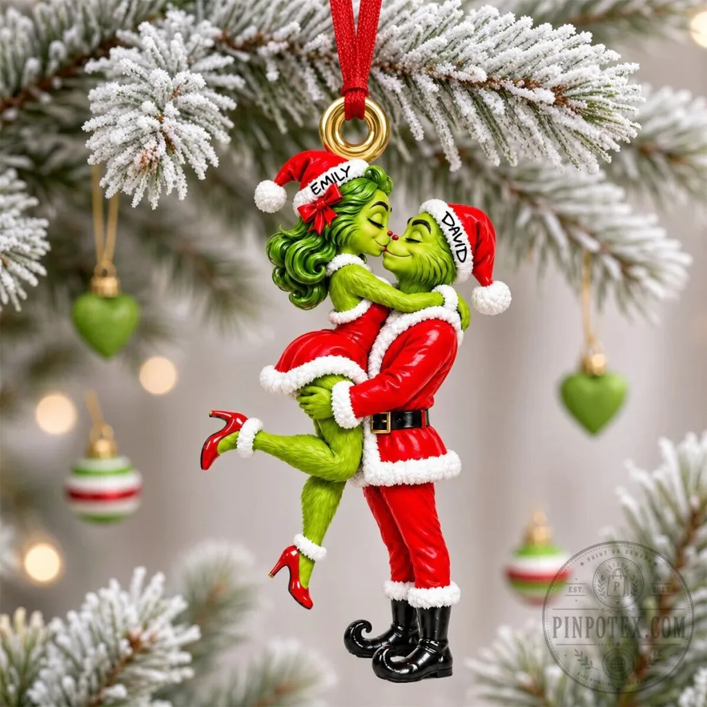 Grinch and Cindy Lou Who Kissing Christmas Tree Ornament Grinch and Cindy Lou Who Kissing Christmas Tree Ornament