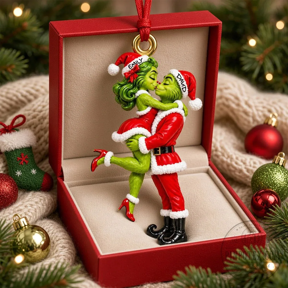 Grinch and Cindy Lou Who Kissing Christmas Tree Ornament 7 Grinch and Cindy Lou Who Kissing Christmas Tree Ornament